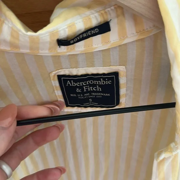 A&F striped yellow button up shirt - Picture 2 of 4